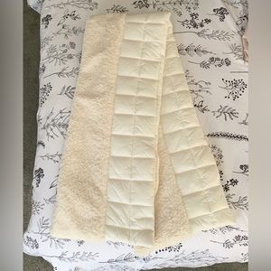 Free People Downhill Puffer Sherpa Scarf with POCKETS new without tag ALL WHITE